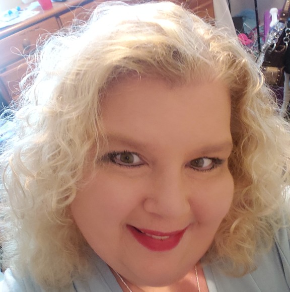 Meet your Posher, Tamela - Picture 1 of 1